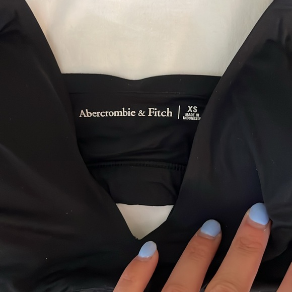 Bundle of bralettes from hollister or abercrombie and fitch - Picture 2 of 10